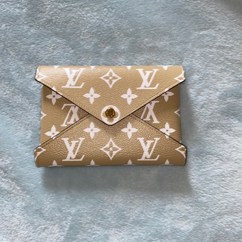 Brand New Louis Vuitton Kirigami Pochette